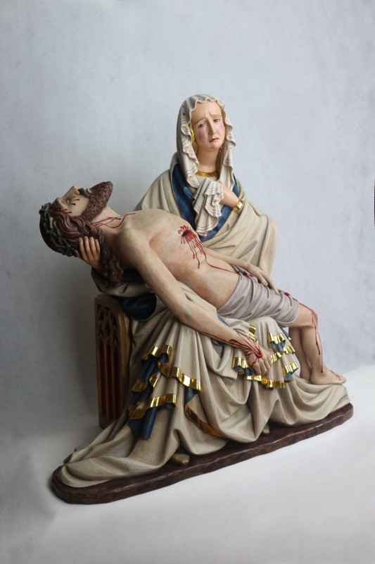 Pieta - rzeźba w drewnie