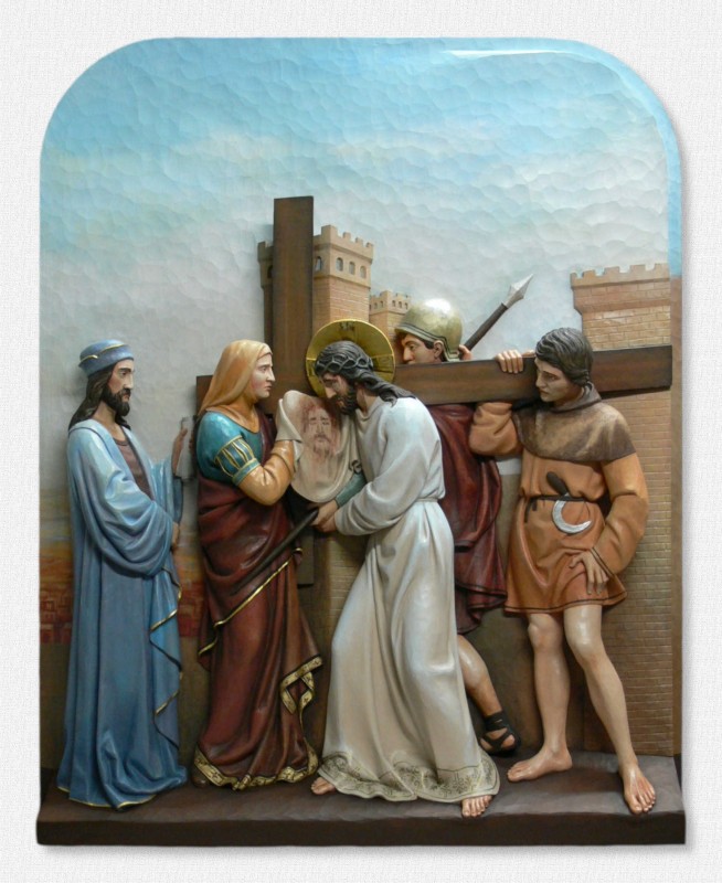 Stacje Drogi Krzyżowej - Stacja 6 - Święta Weronika ociera twarz Jezusowi - figury drewniane