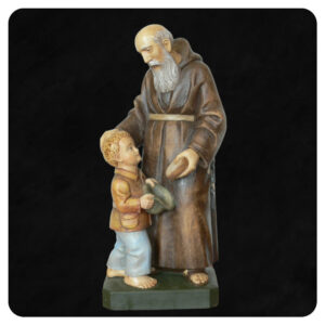 Brat Albert z chłopcem - rzeźba wykonana w drewnie