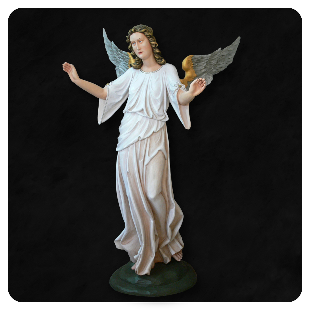 Anioł ze skrzydłami - drewniana rzeźba