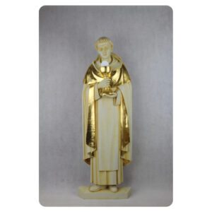 Postać św. Jacka wyrzeźbiona w drewnie