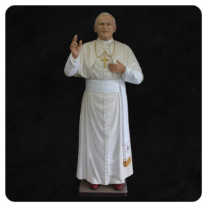 Jan Paweł II - rzeźba wykonana w drewnie lipowym w białych szatach