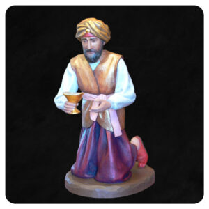 Pojedyncza figura jednego z Trzech Króli, klęczącego i trzymającego kielich, na czarnym tle