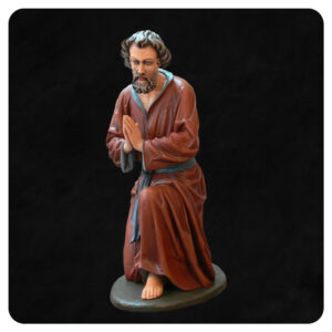 Klęcząca figura rzeźbiona do szopki