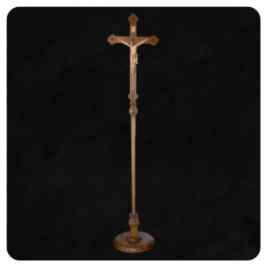 Krzyż procesyjny drewniany